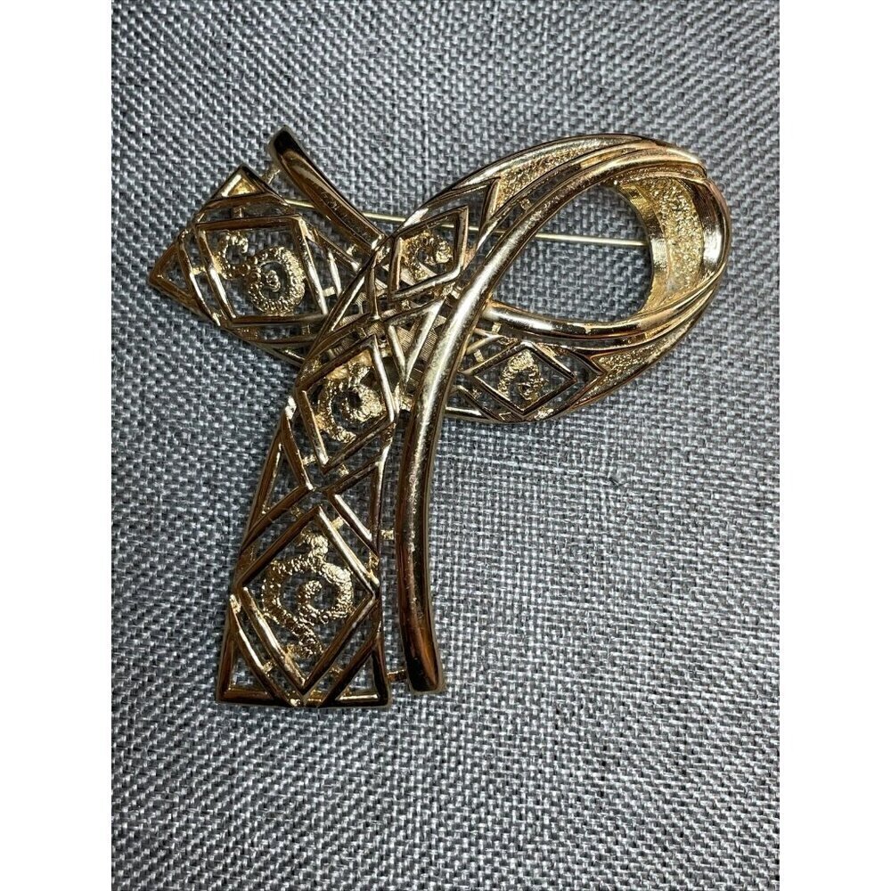 Vintage Gold Tone Monet Large 3” Bow Brooch